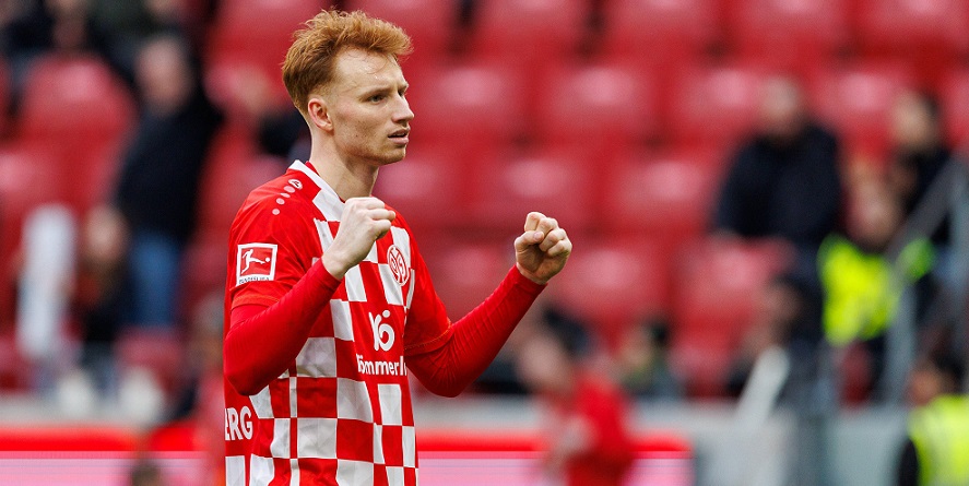 Formstärkste Abwehrspieler: Trio von Mainz 05, FC Augsburg und VfL Bochum überrascht